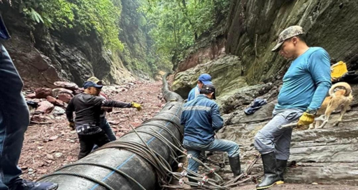 Un grupo de personas caminando en la tierra
El contenido generado por IA puede ser incorrecto.